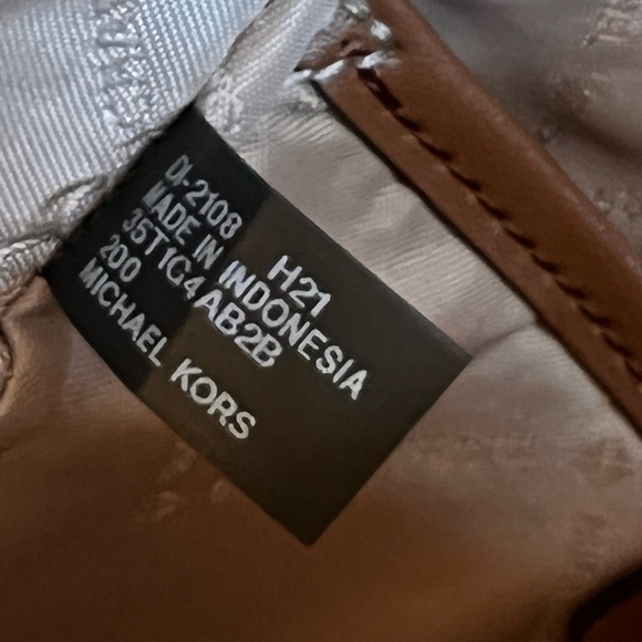 Michael Kors Adina Md signature backpack/wallet options brown signature - Picture 13 of 13